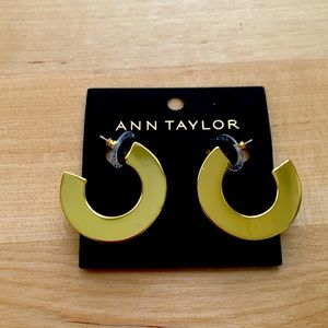 Ann taylor gold chunky hoop earrings
